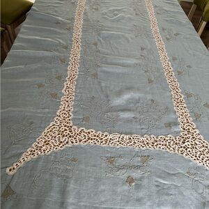 Vintage Linen Elegant Blue and Cream Tablecloth 118x72